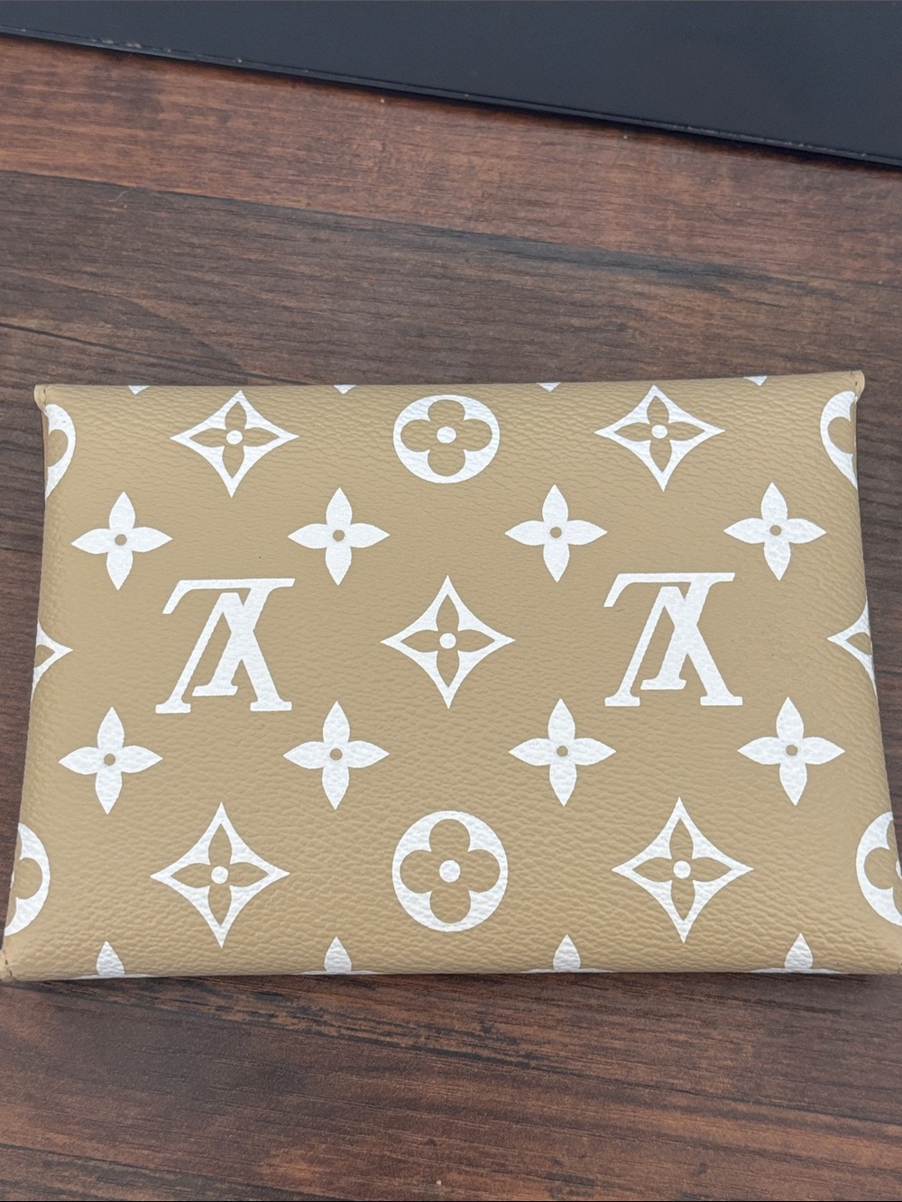 Louis Vuitton Tan Monogram Envelope Clutch with White LV Print - Picture 4 of 4